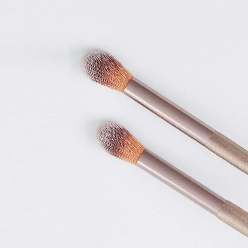 Kit professionnel de 2 pinceaux – Contour du nez et enlumineur