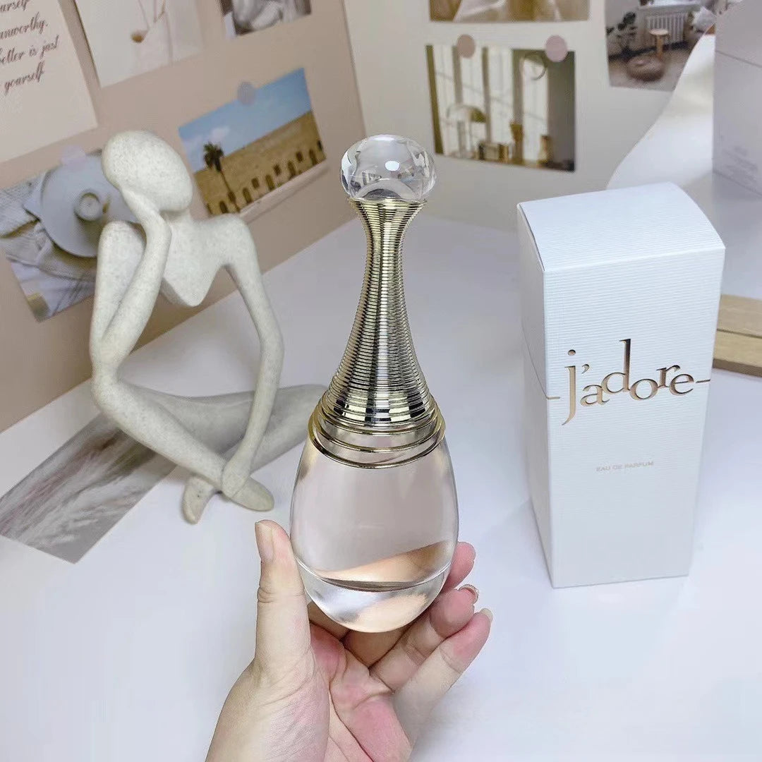 J'adore Perfume est un parfum floral fruité de haute qualité, frais et longue tenue.